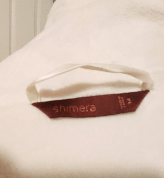 Elegant Cream Robe - Picture 2 of 5